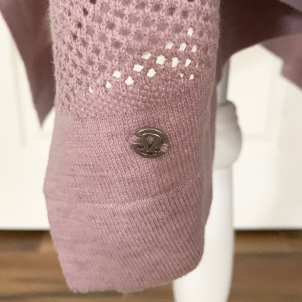 LULULEMON Lavender Find Your Light Wrap OS NWT - Picture 10 of 10